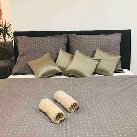 Apartment Right In The Center Of 브르노 외부 사진