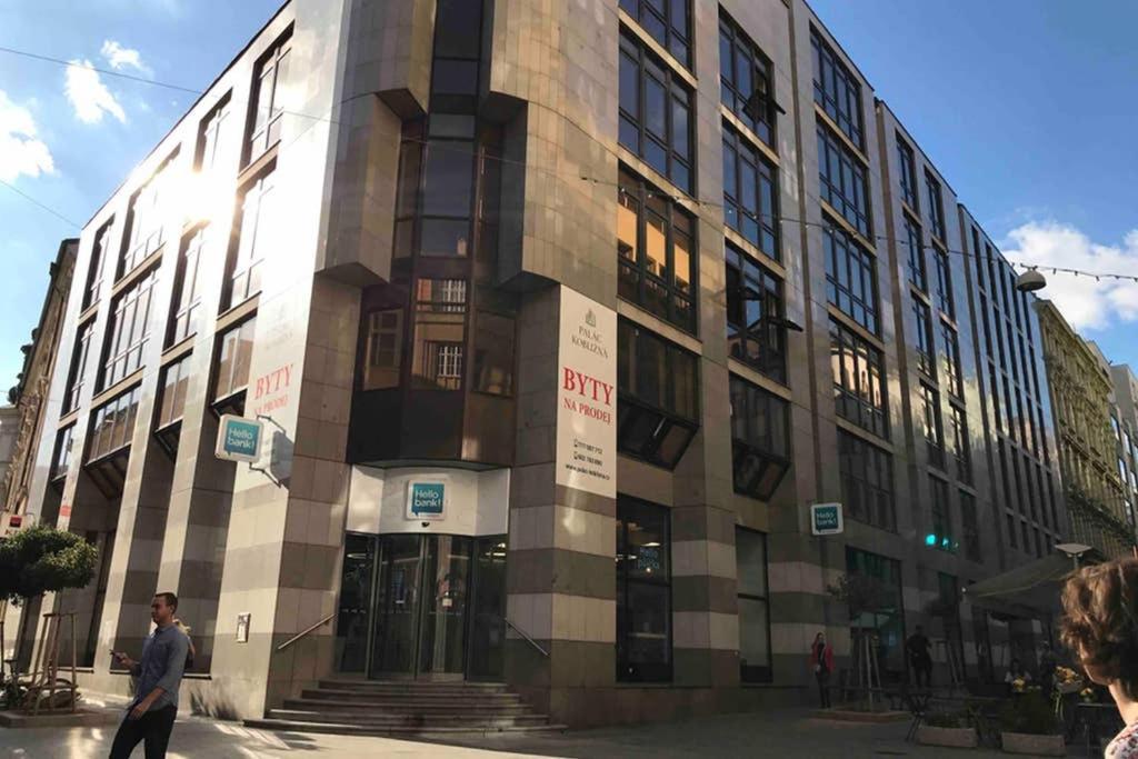 Apartment Right In The Center Of 브르노 외부 사진