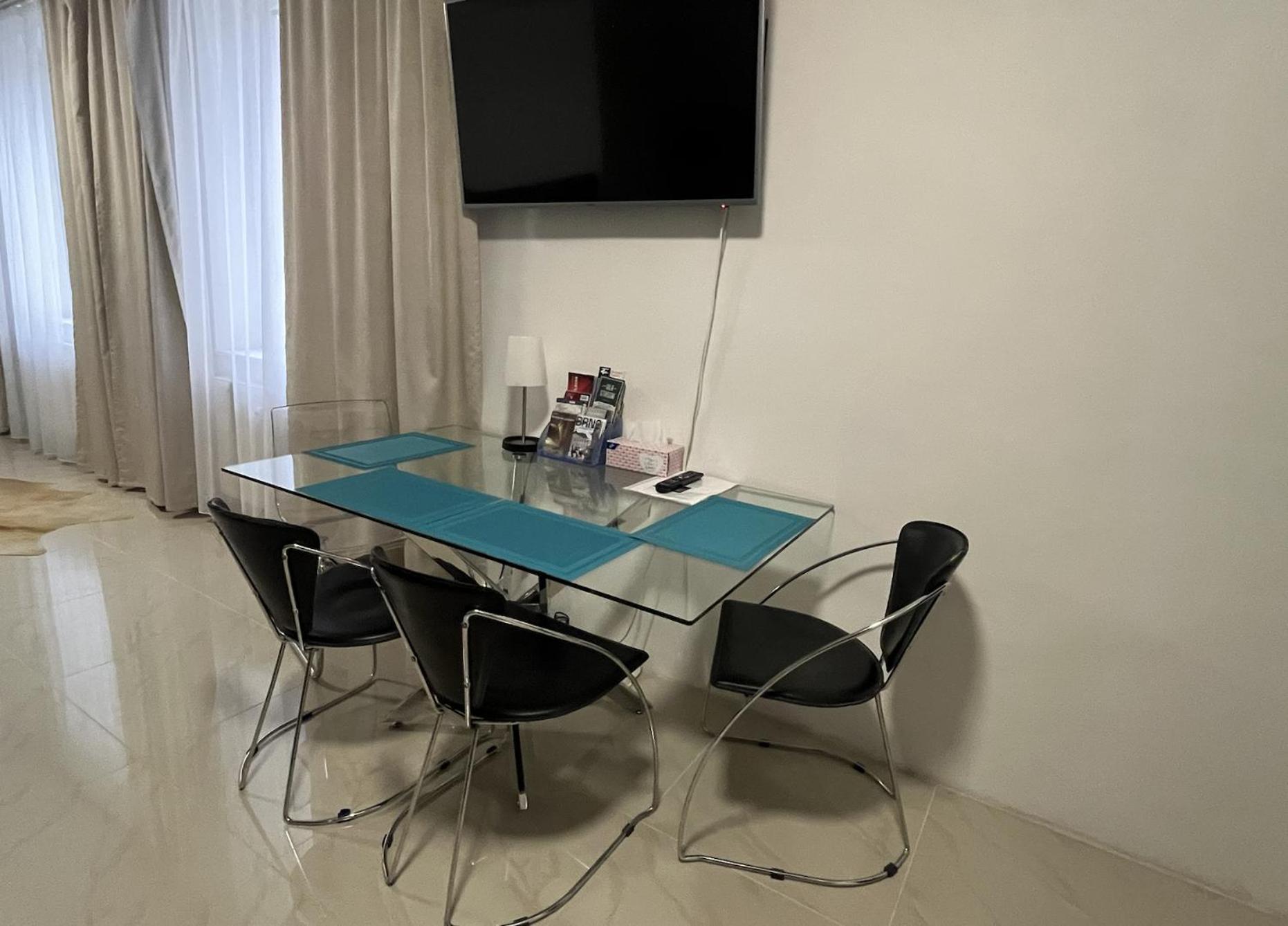 Apartment Right In The Center Of 브르노 외부 사진